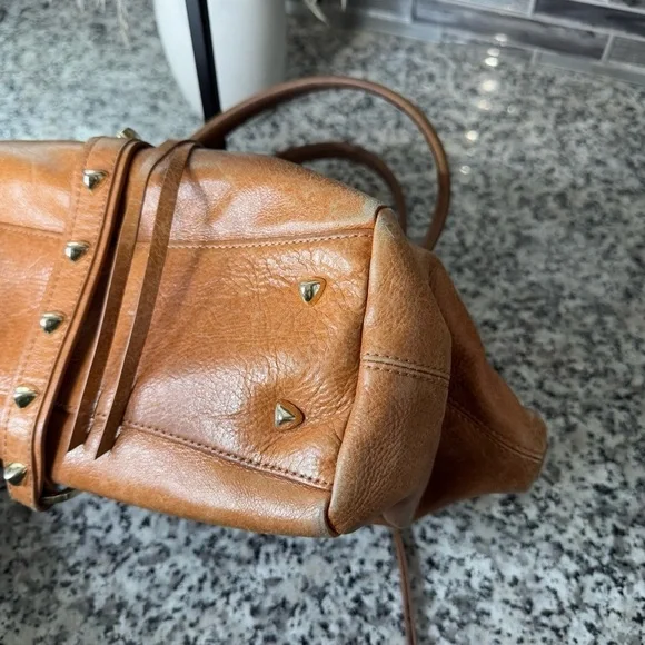Botkier | Gorgeous Leather Shoulder Bag - Picture 12 of 14